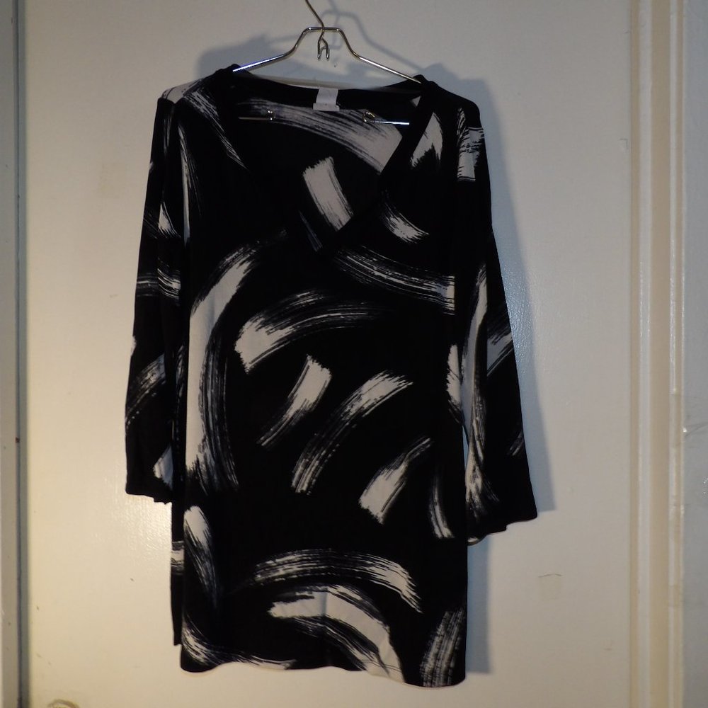 Chico's Travelers B&W Long Sleeve Slinky Top Sz 1 (S)